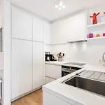 Modern Seaview At - 6 Guests アパート *