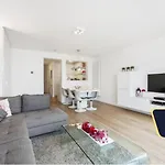 Modern Seaview At - 6 Guests