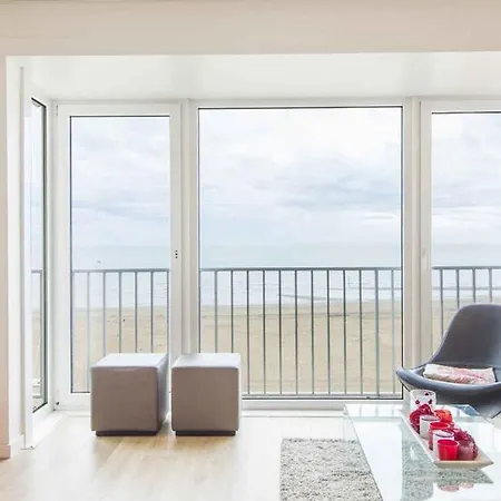 Malouki - 4 Sterren Met Frontaal Zeezicht Apartment Koksijde
