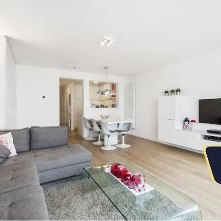 Modern Seaview At - 6 Guests