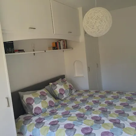 Modern Seaview At - 6 Guests アパート